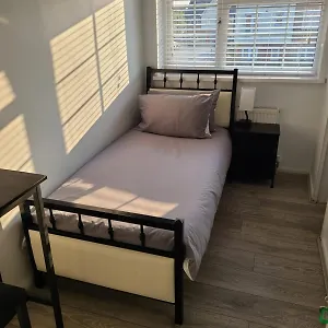 https://gatwick-single-room.brighton-hotels-england.com